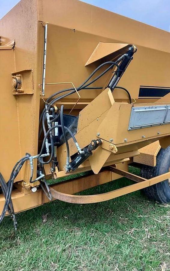 Used 2020 BUFFALO 485 Feed Wagon