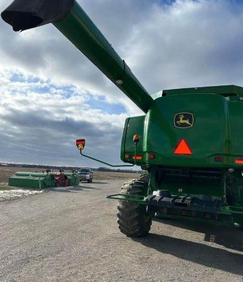 Used 2010 JOHN DEERE 9770 STS