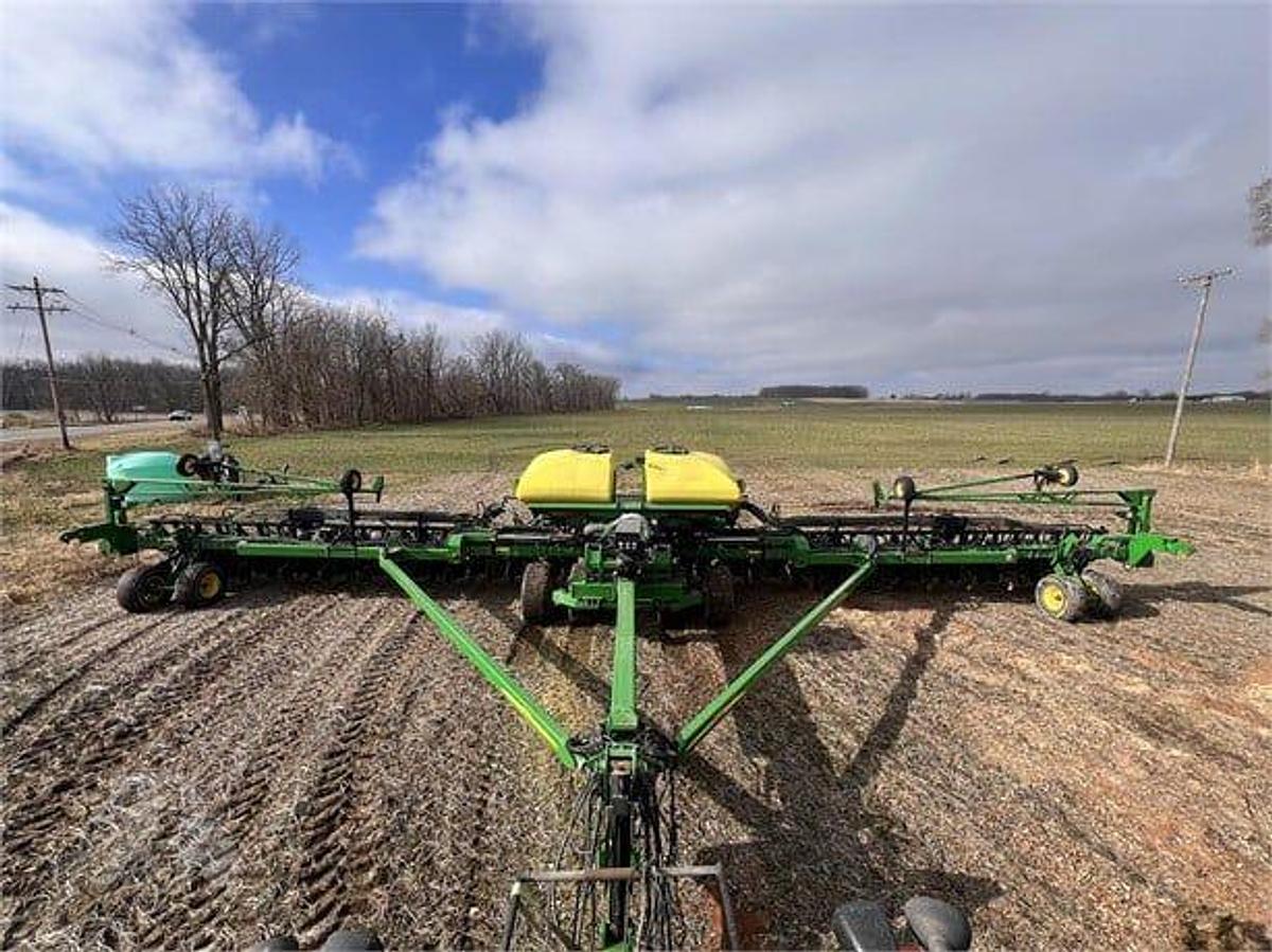 Used 2010 JOHN DEERE DB60