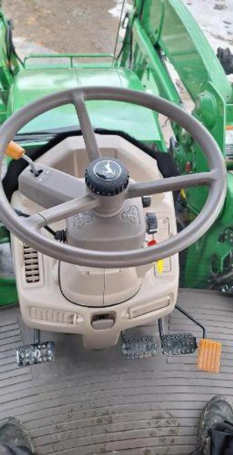 Used 2020 JOHN DEERE 6120M