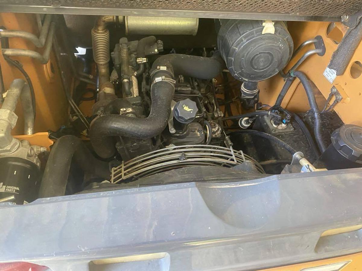 Used 2011 CASE SR250