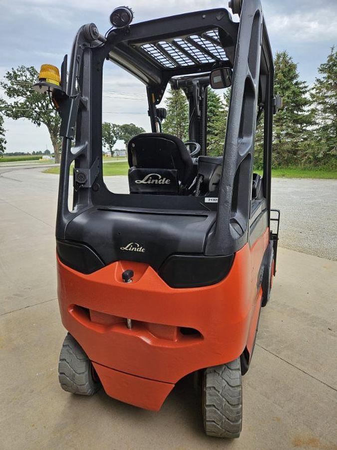 Used 2009 Linde E30 Electric Forklift