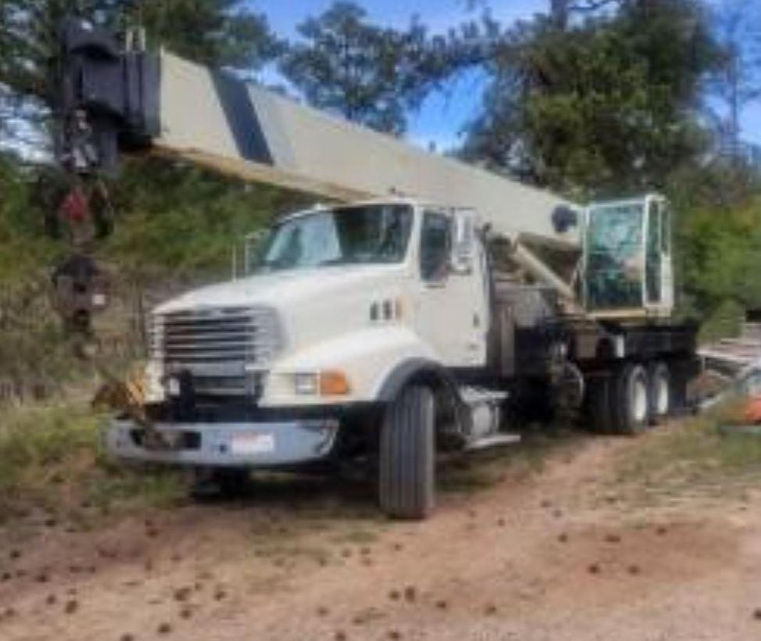 Used 2007 National 1400A