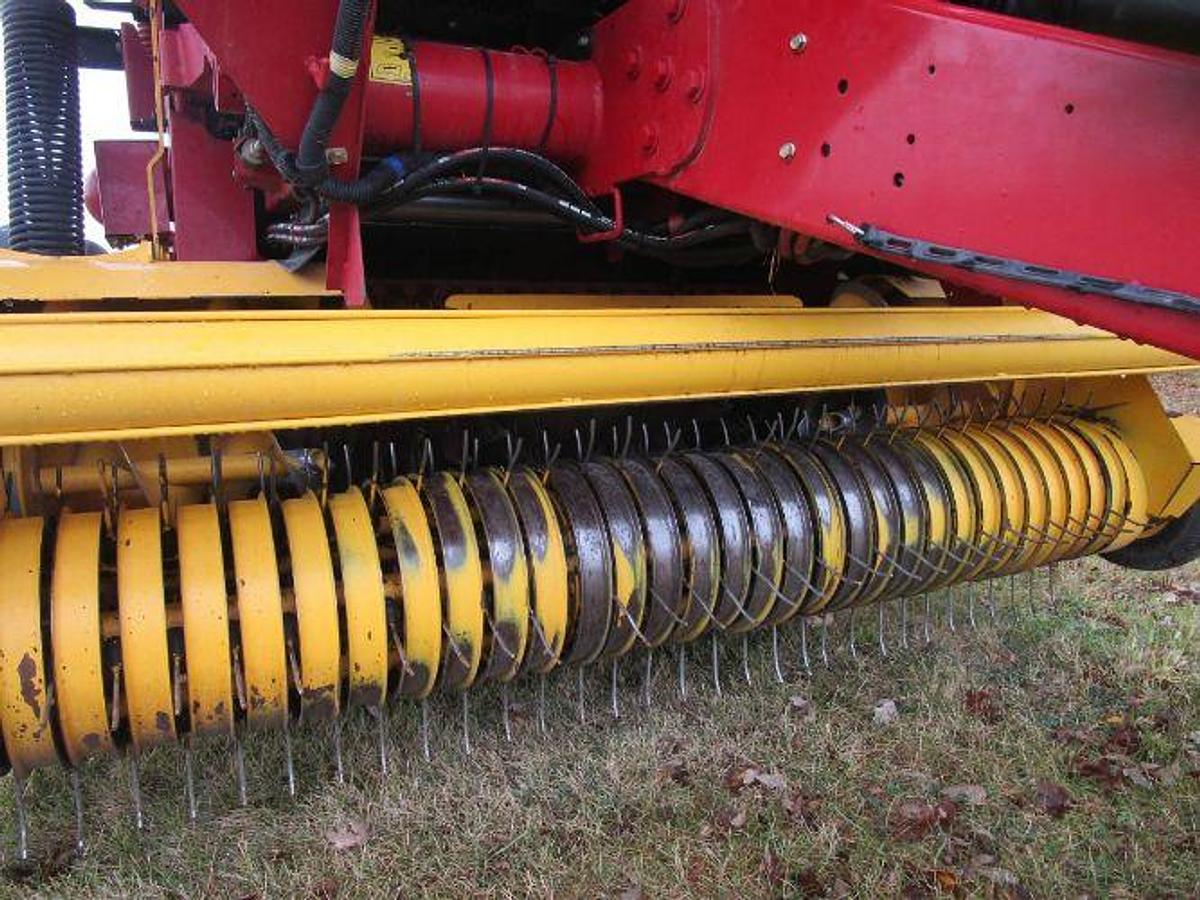 Used 2016 NEW HOLLAND Roll Belt 460