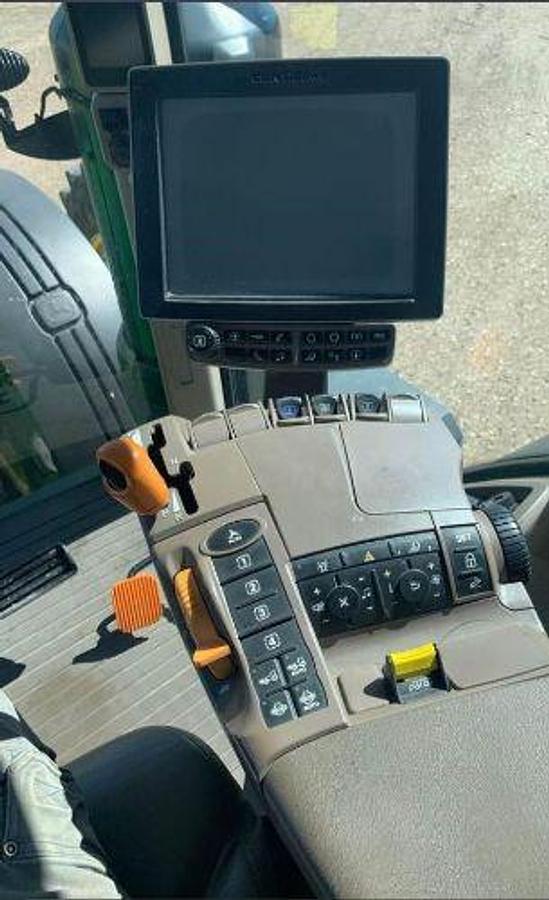 Used 2014 JOHN DEERE 8370R