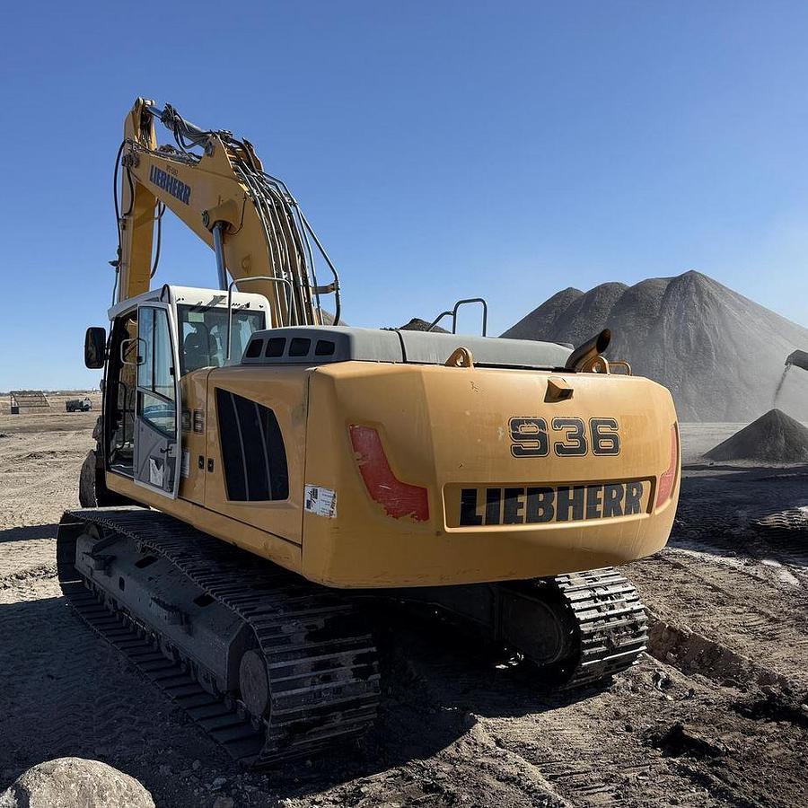 Used 2015  LIEBHERR R936 LC Excavator