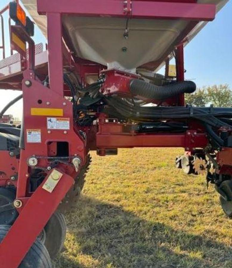 Used 2013 CASE IH 1250 Planter