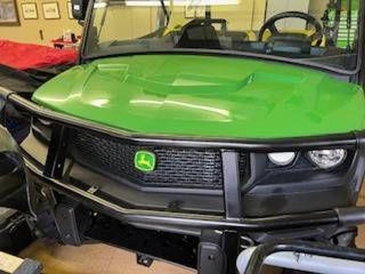 Used 2018 JOHN DEERE XUV835M