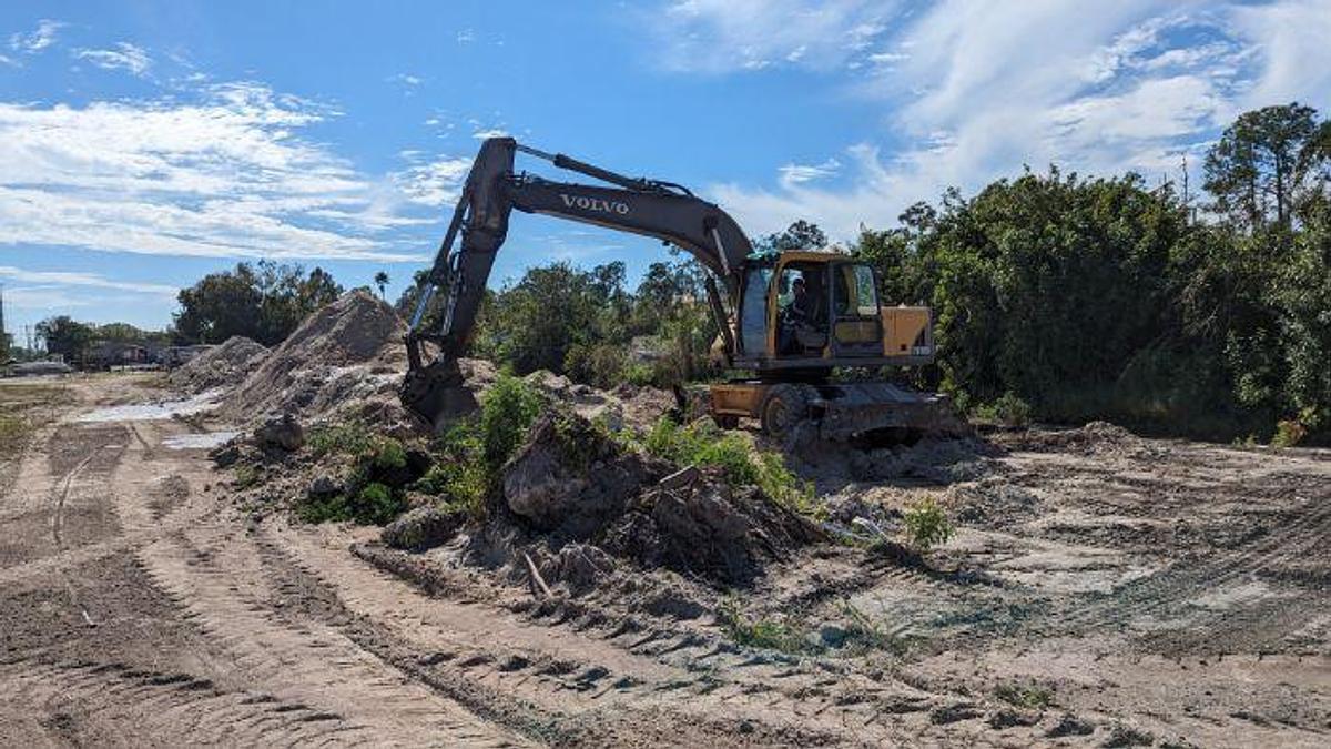 Used 2005 Volvo EW180B