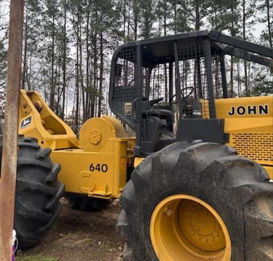 Used 1983 John Deere 640