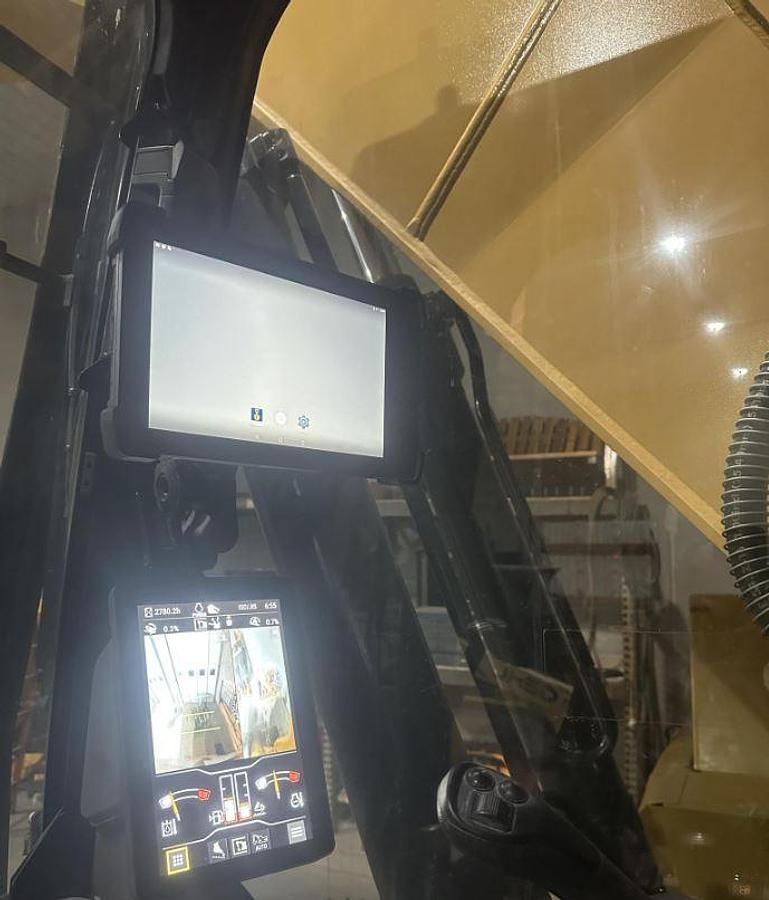 Used 2021 Caterpillar 323 Excavator