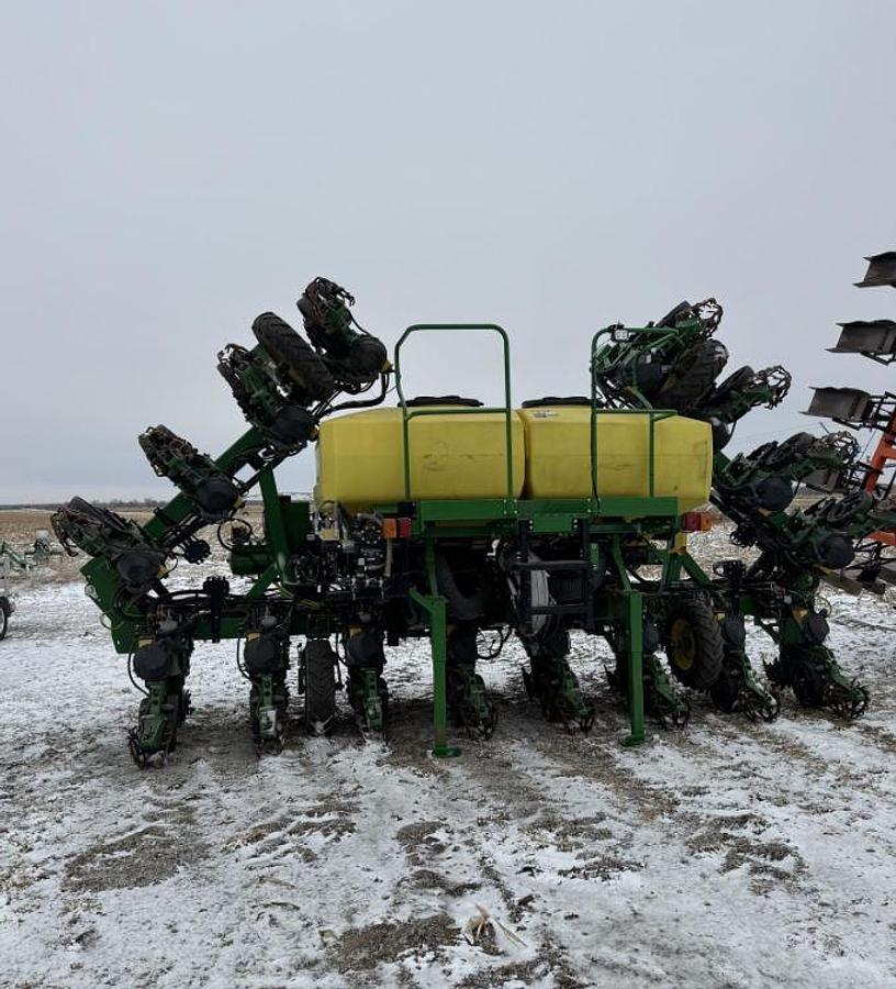 Used 2022 JOHN DEERE DR16