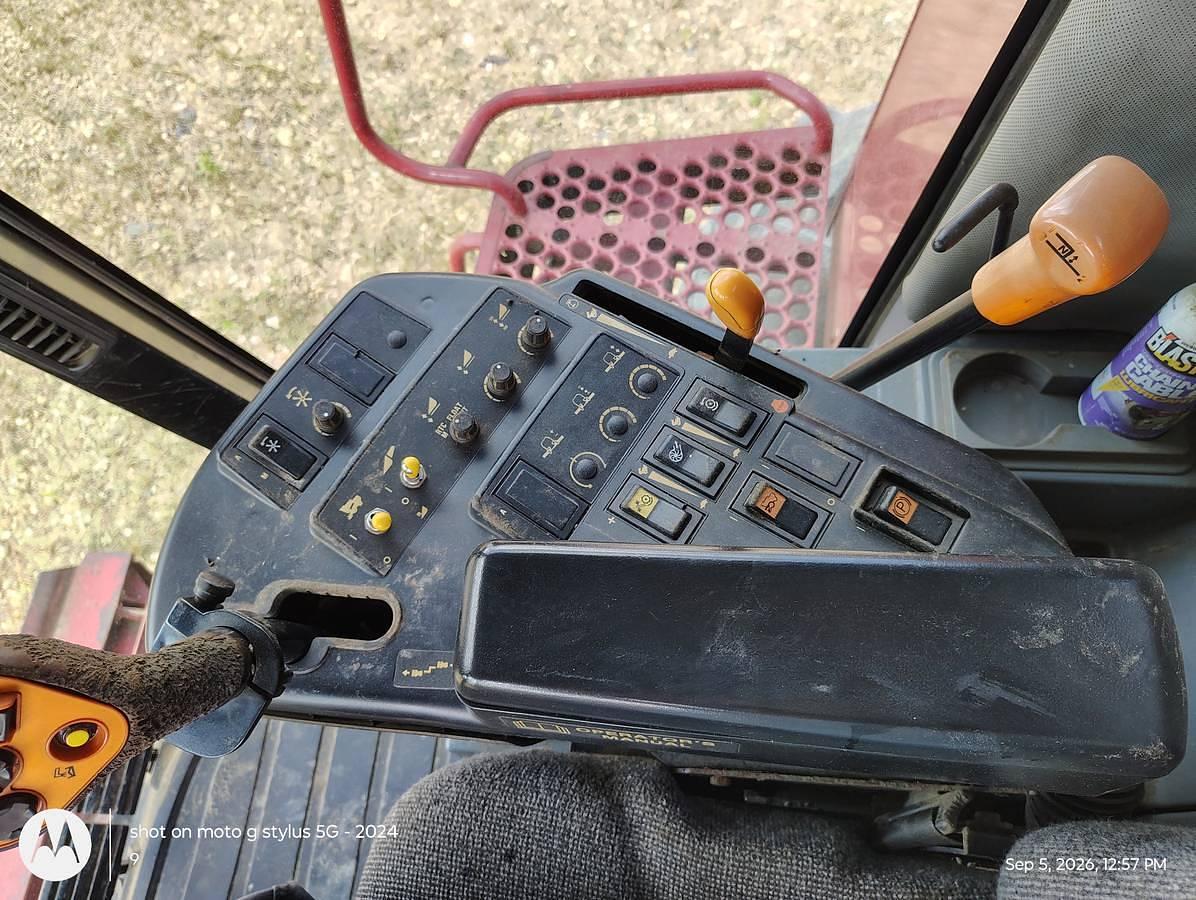Used 1999 Case 2388H Combine