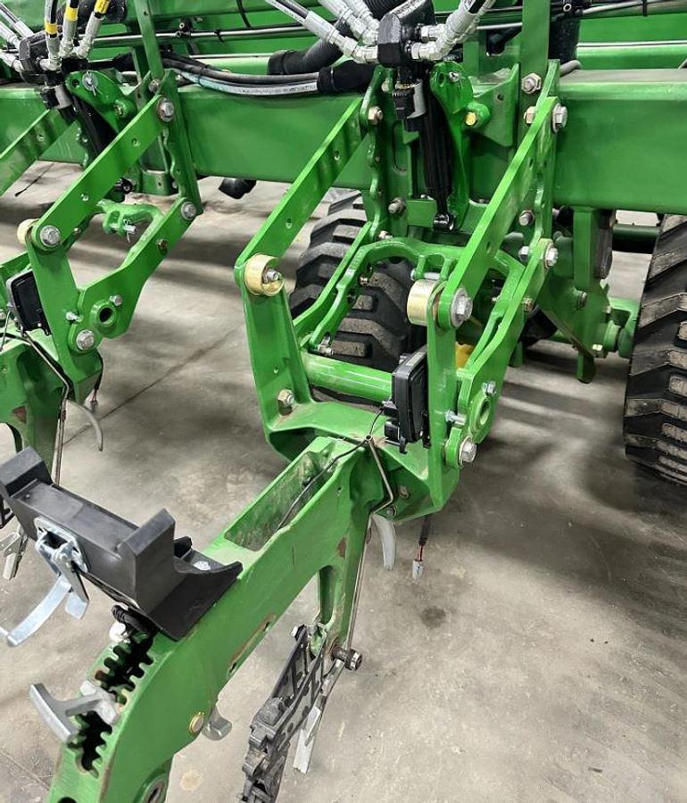 Used 2014 JOHN DEERE DB60 (2026 REFITTED )