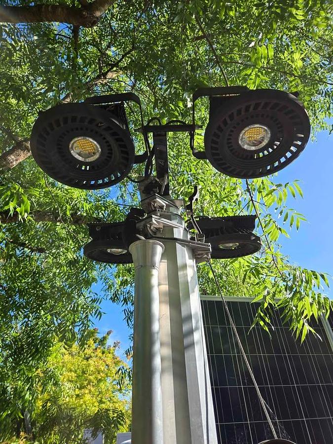 Used 2015 Us Tower Corp Hybrid Solar Light Tower