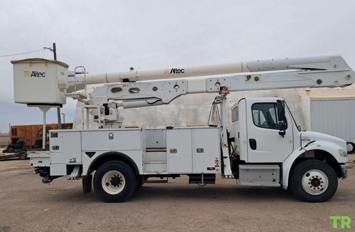 Used 2019 Altec AA55 Mounted on 2019 Freightliner Business Class M2 106 Crane