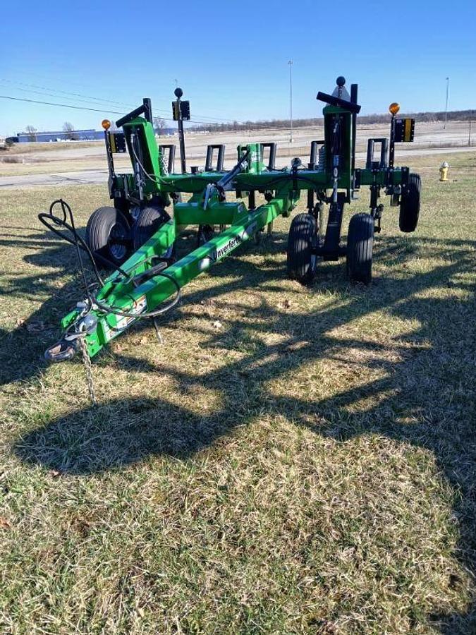 Used 2021 Unverferth McCurdy Zone Builder Ripper 5-shank with caddy