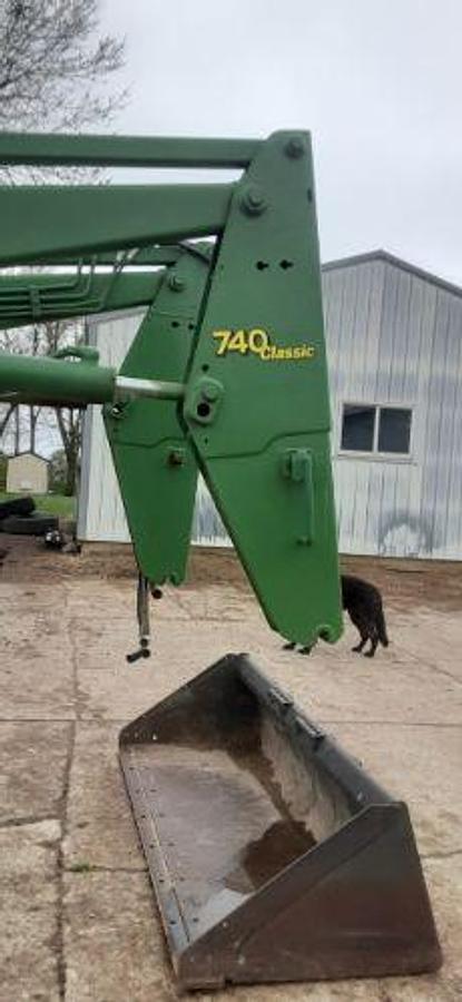 Used 1999 JOHN DEERE 740 Loader