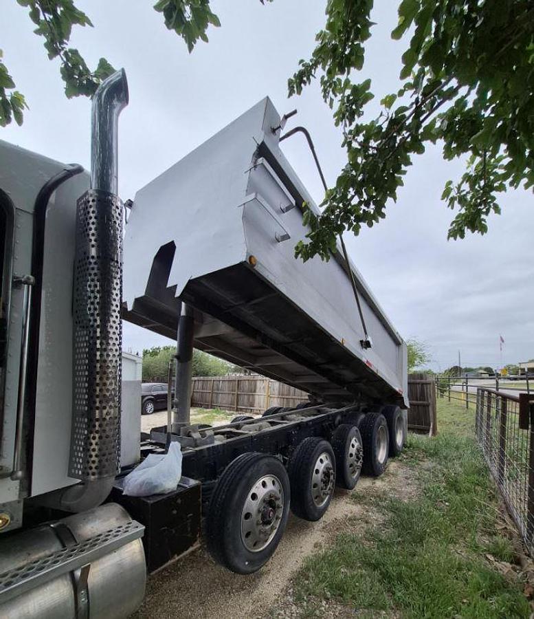 Used 2016 Kenworth T800 Dump Truck