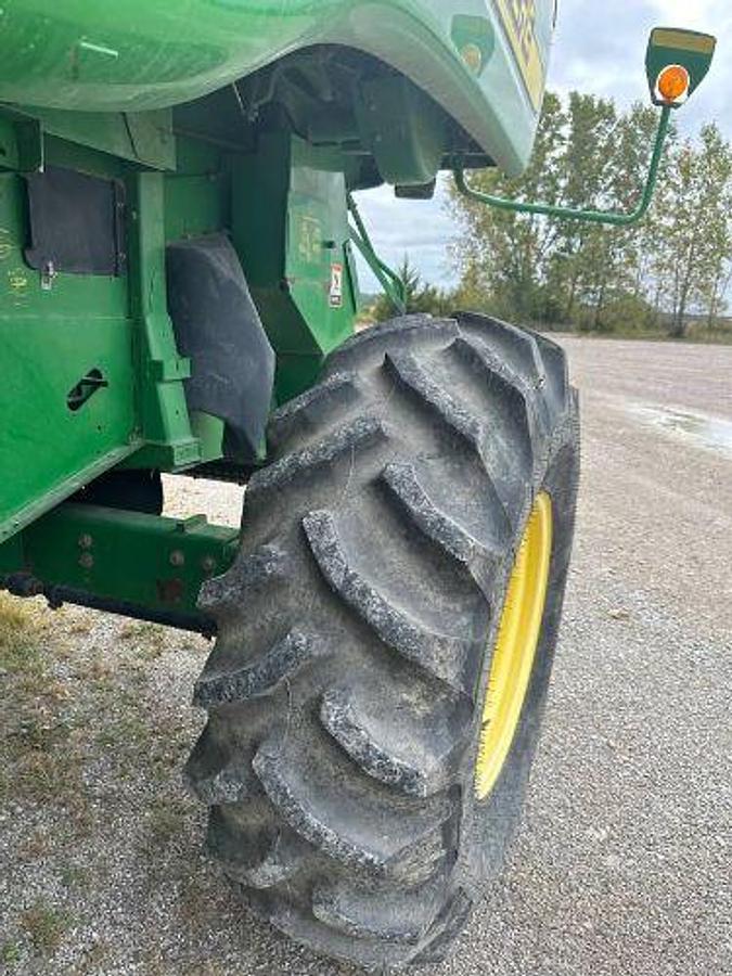 Used 2002 JOHN DEERE 9650 STS
