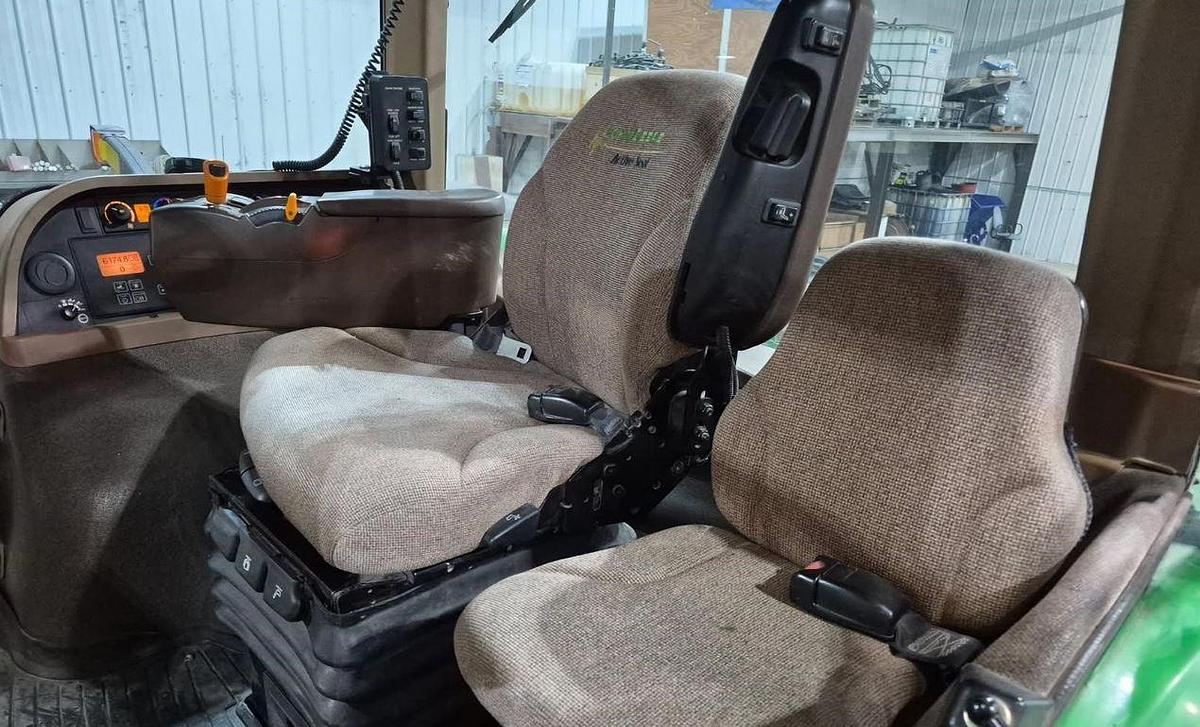 Used 2009 JOHN DEERE 8530 Tractor