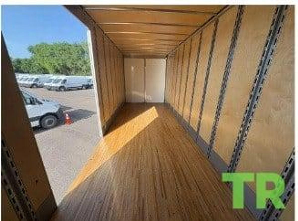 Used 2024 Ford F-650 26' Moving Van
