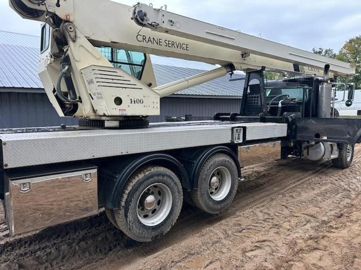 Used 2000 National 33 Ton Crane Truck Mounted on a Peterbilt