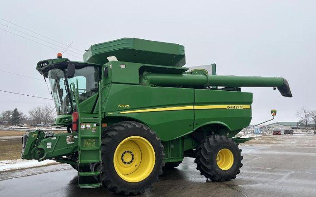 Used 2016 JOHN DEERE S670