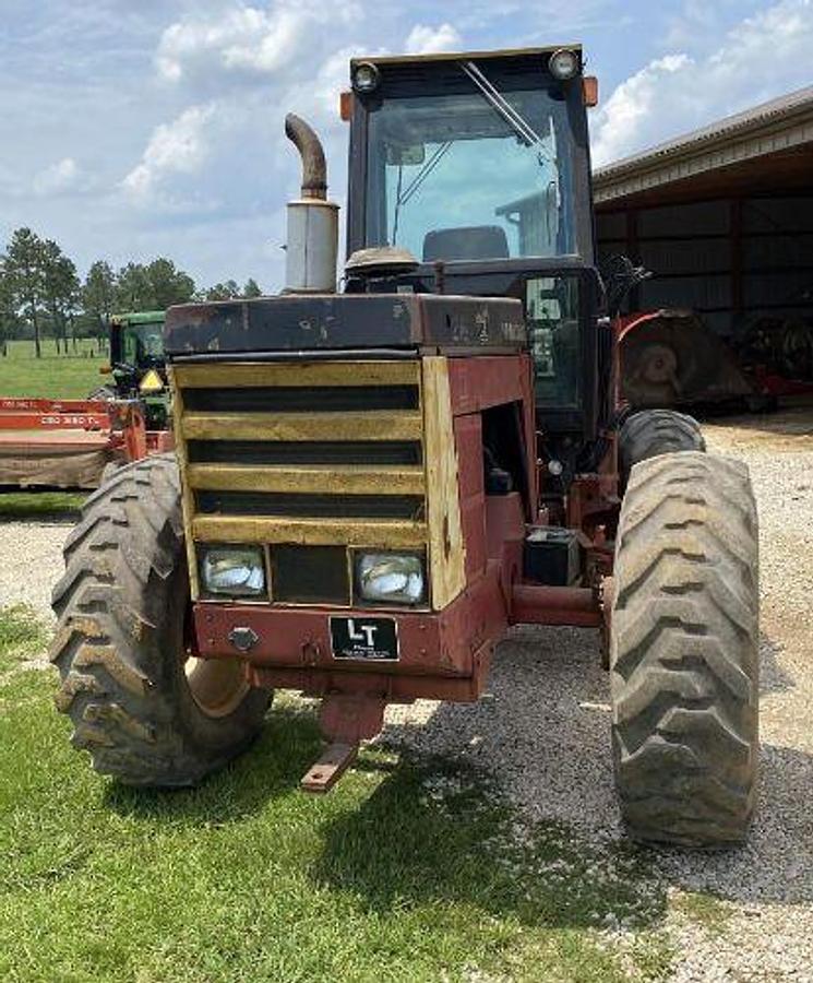 Used 1988 VERSATILE 276