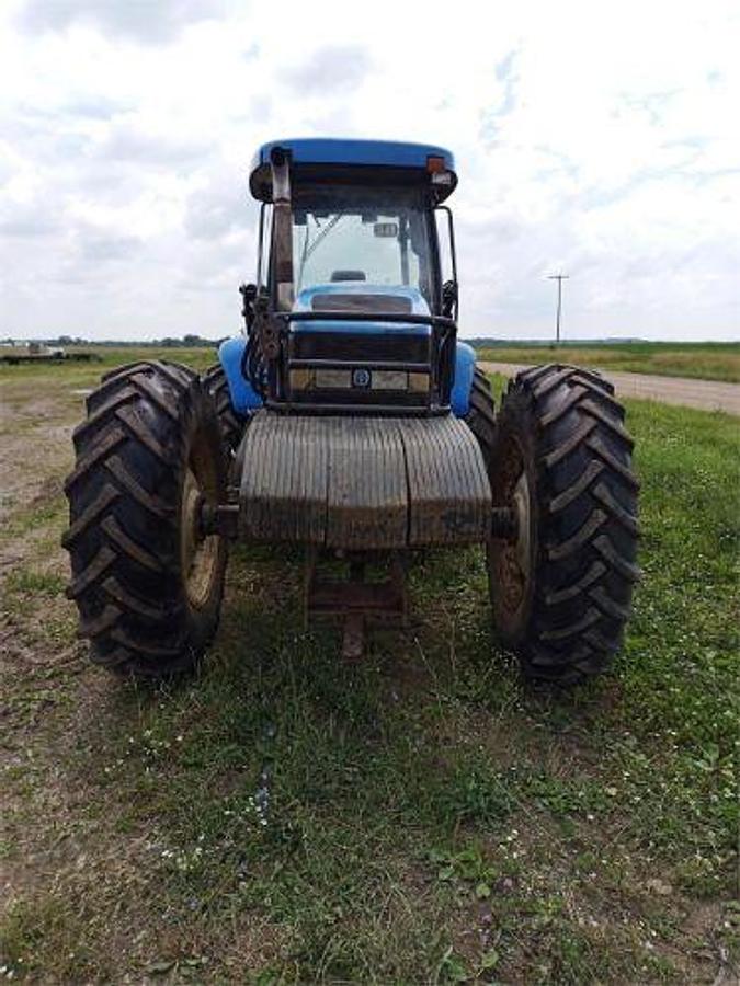 Used 2002 NEW HOLLAND TV140