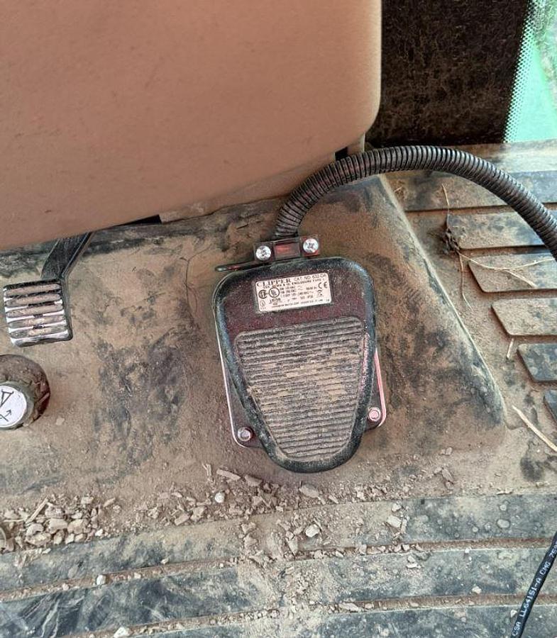 Used 2000 John Deere 4700