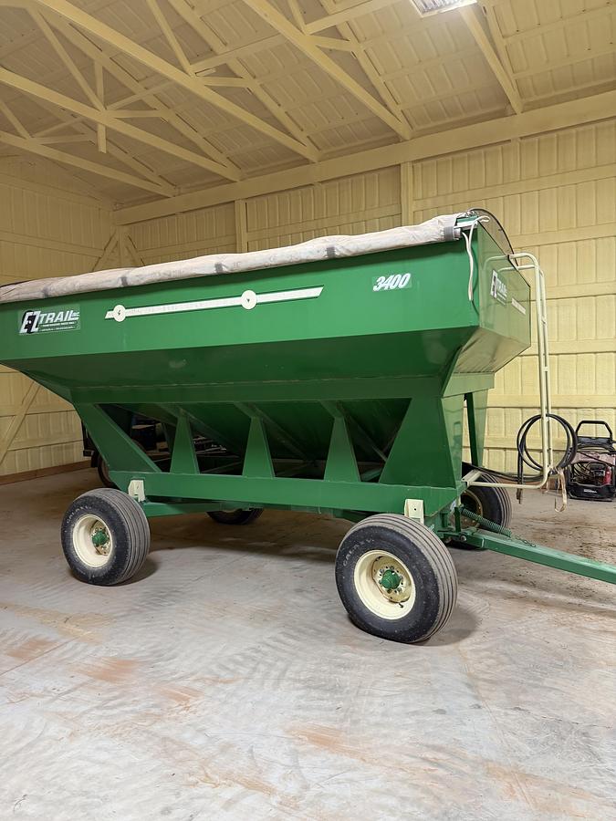 Used EZ Trail 3400 Grain Wagon