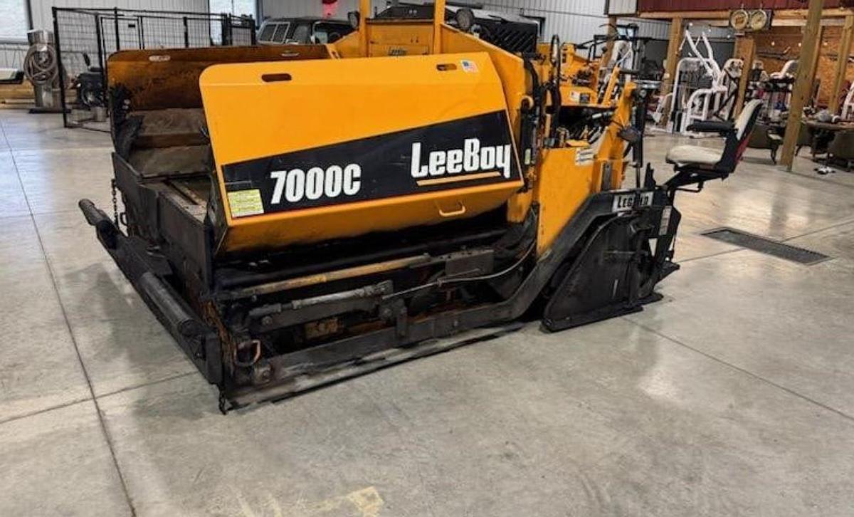 Used 2021 Leeboy 7000C Paver