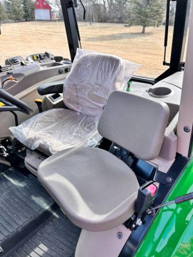 Used 2024 JOHN DEERE 5075E