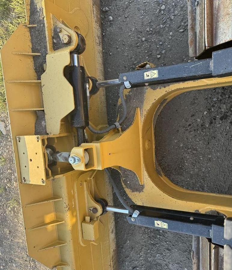 Used 2015 Caterpillar D6N LGP Skid Steer