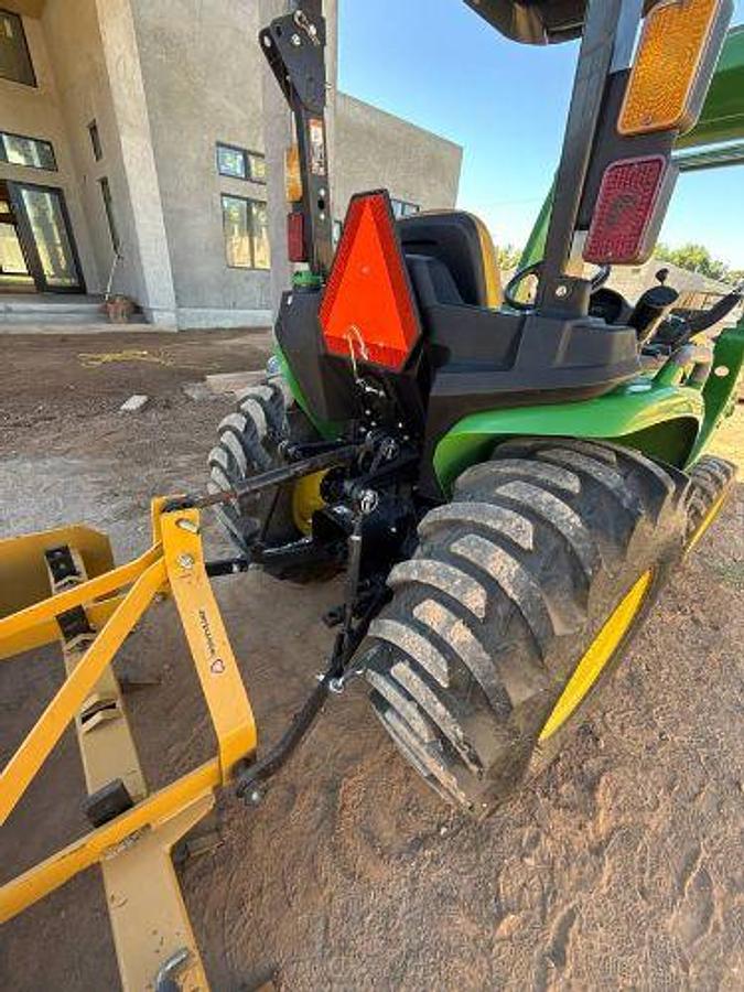 Used 2019 JOHN DEERE 3032E Tractor