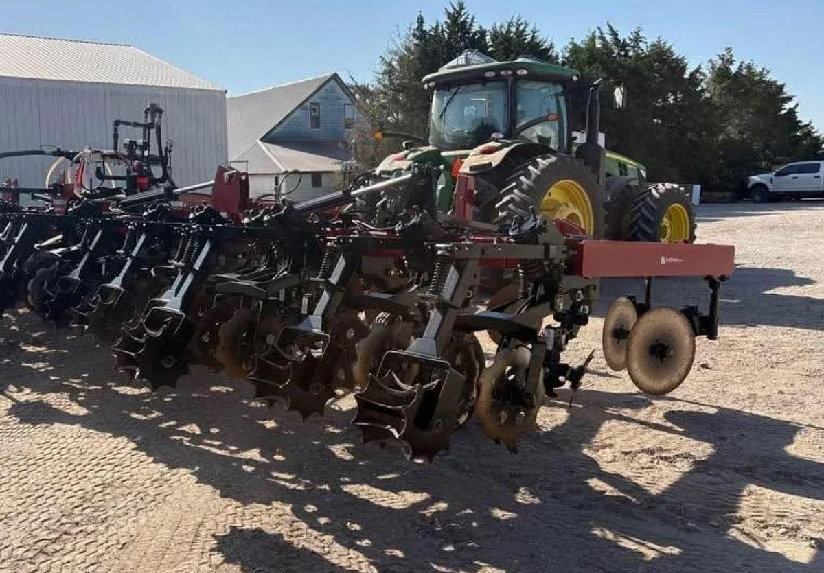 Used 2014 Case IH Nutri-Tiller 950 – 16-Row 30" Strip-Till – Raven AccuFlow – John Deere Rate Controller