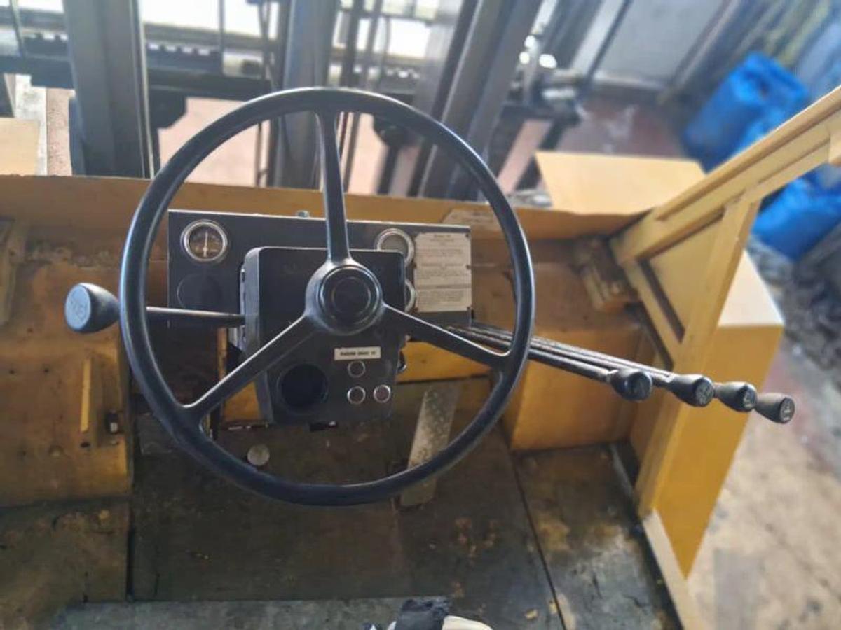 Used 2000 Caterpillar R80