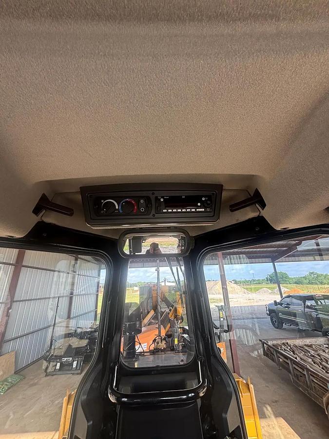 Used 2024 CAT D5