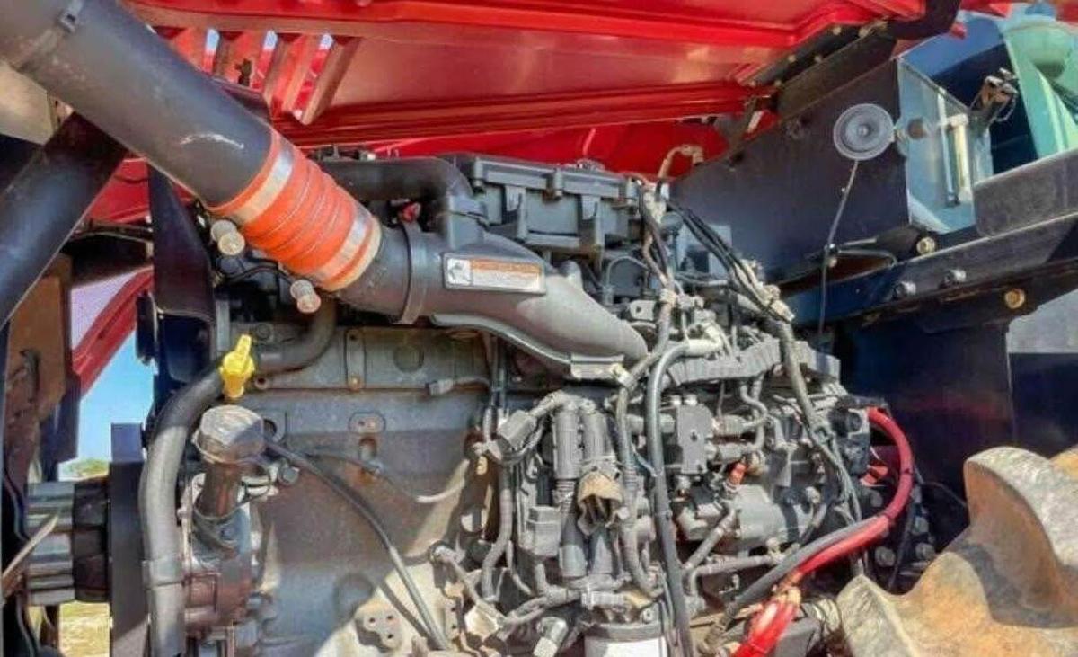 Used 2014 Versatile 375 tractor