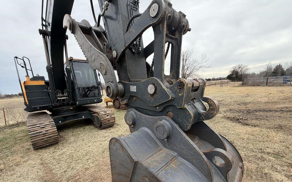 Used 2023 Hyundai HX160AL