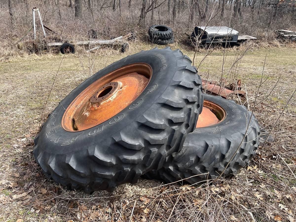 Used 1960 Allis Chalmers 210