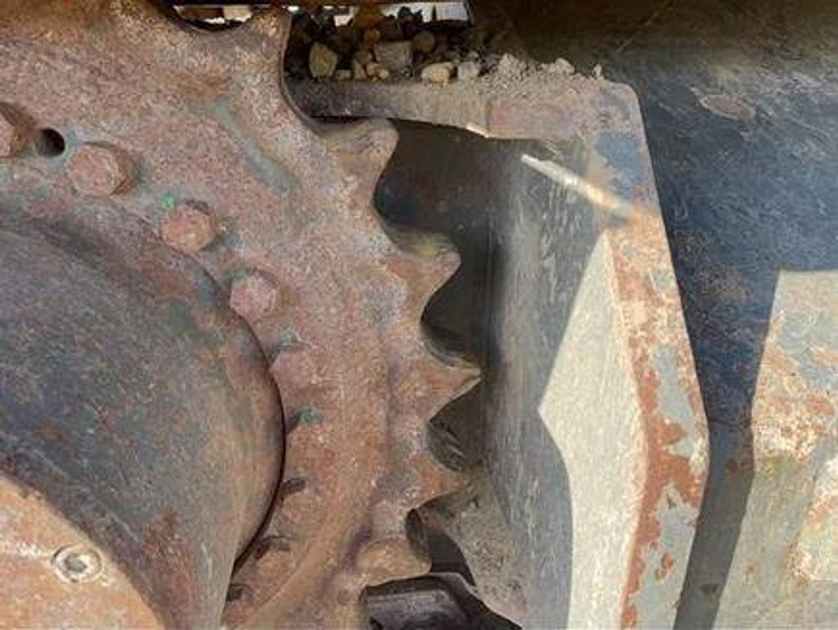 Used 2015  LIEBHERR R936 LC Excavator