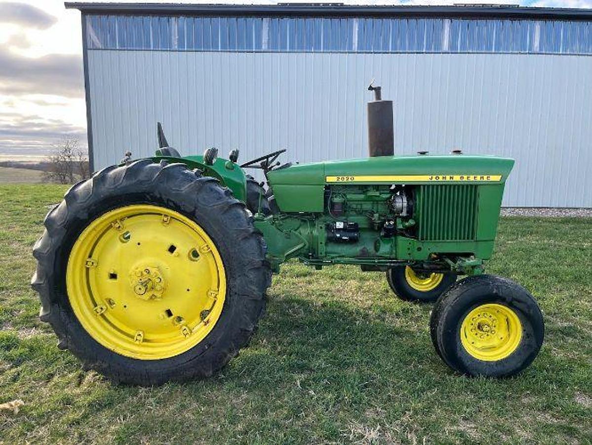 Used 1966 JOHN DEERE 2020