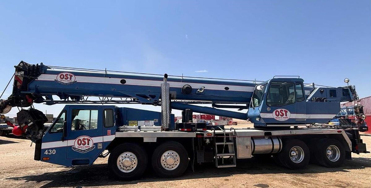 Used 2005 Link-Belt 8690 Crane