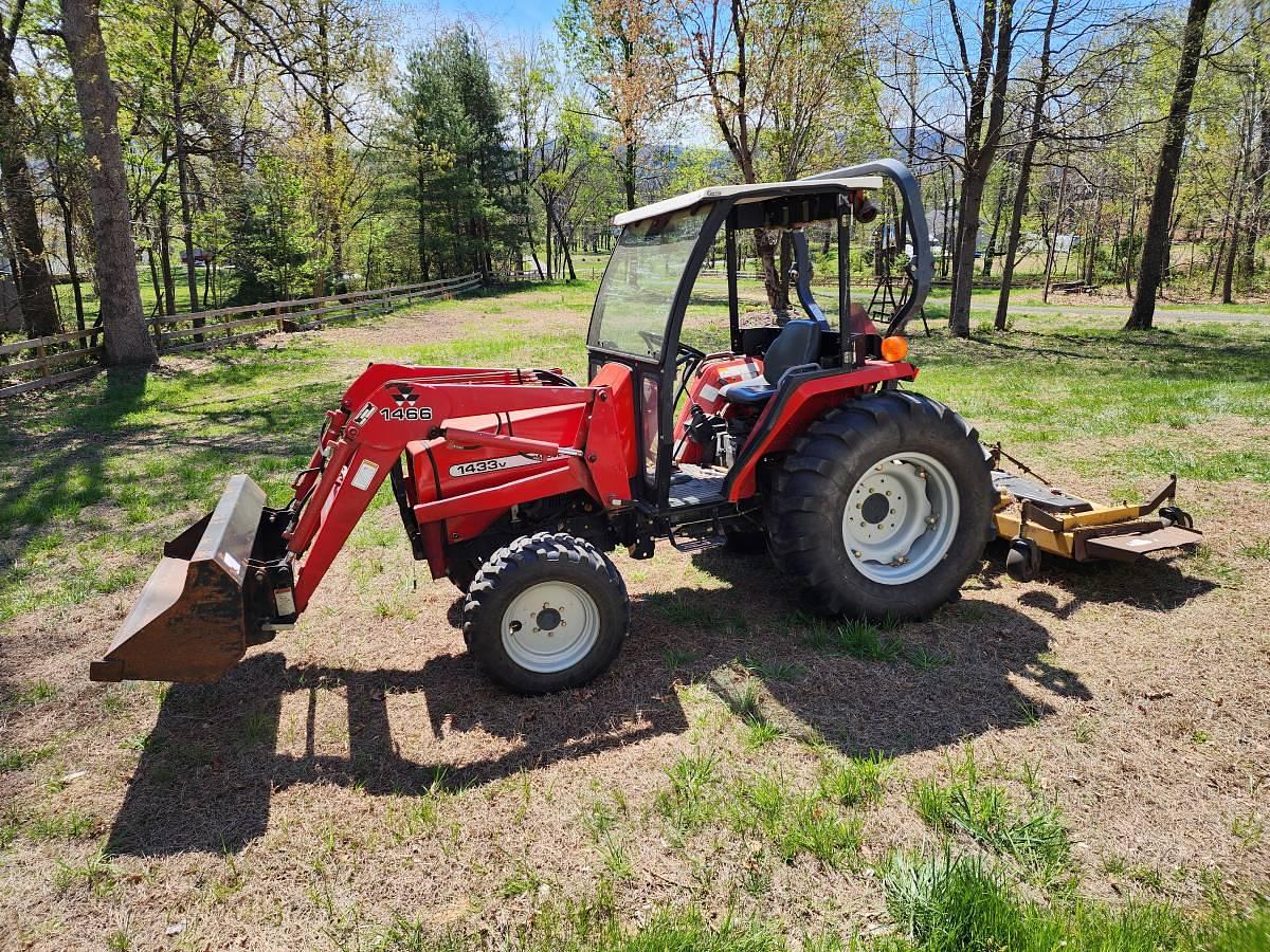 Used 2004 Massey Ferguson 1433v 1984
