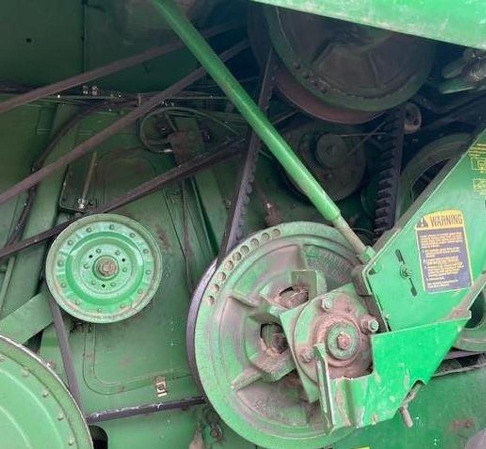 Used 1981 JOHN DEERE 7720 Combine