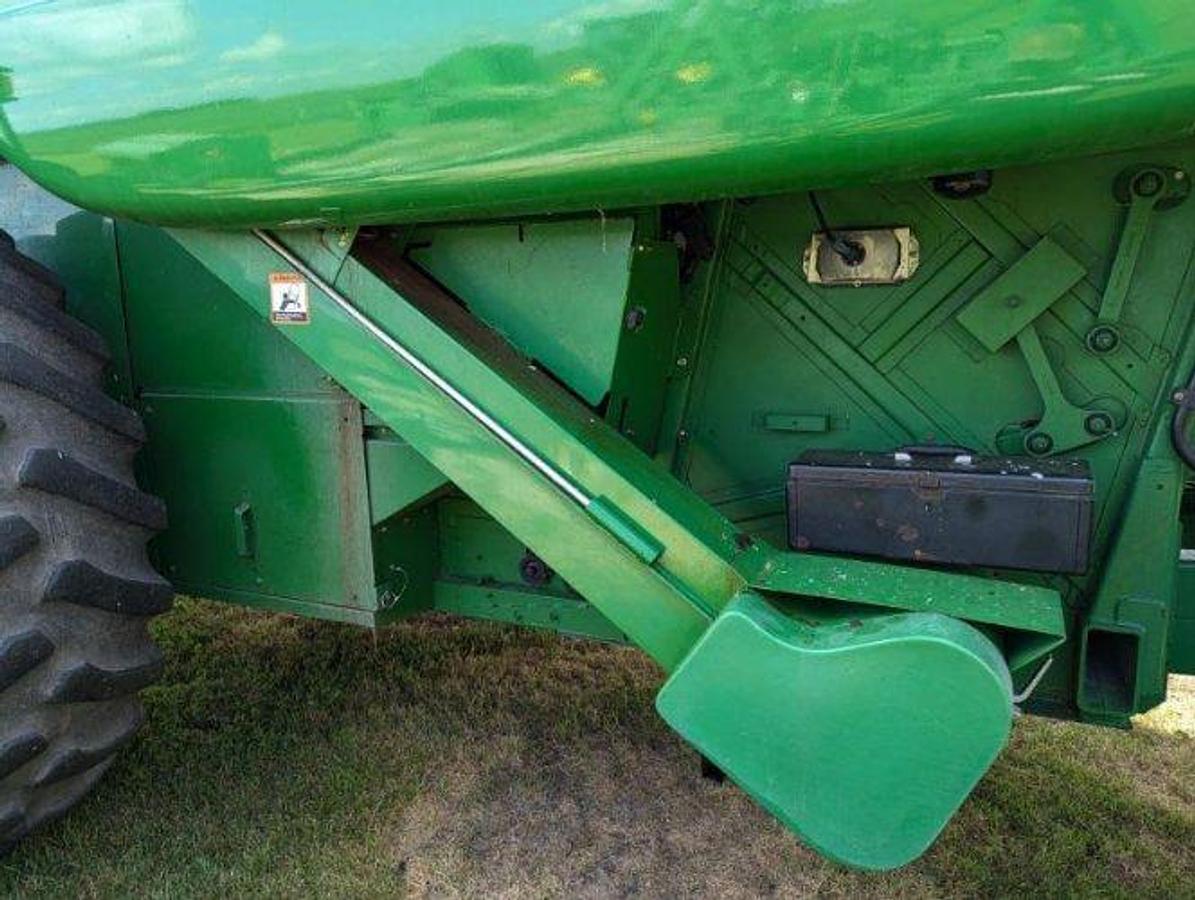 Used 2001 JOHN DEERE 9550