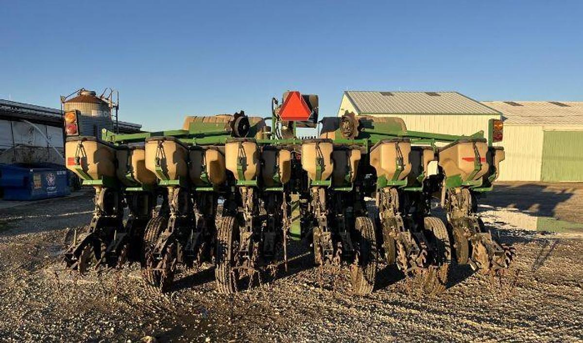 Used 2015 Great Plaines YP625A-12TR