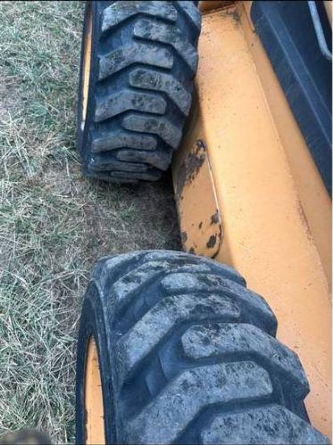 Used CASE 435 Skid Steer